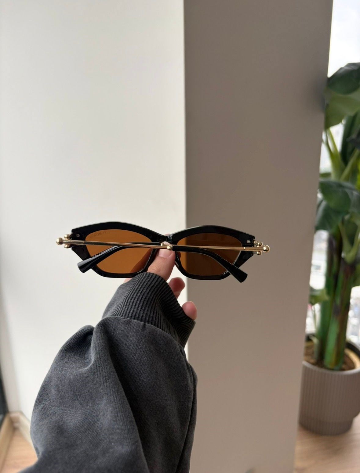 Tffny Marka Muadil  Kahverengi Güneş Gözlüğü Unisex – Retro 90s Model