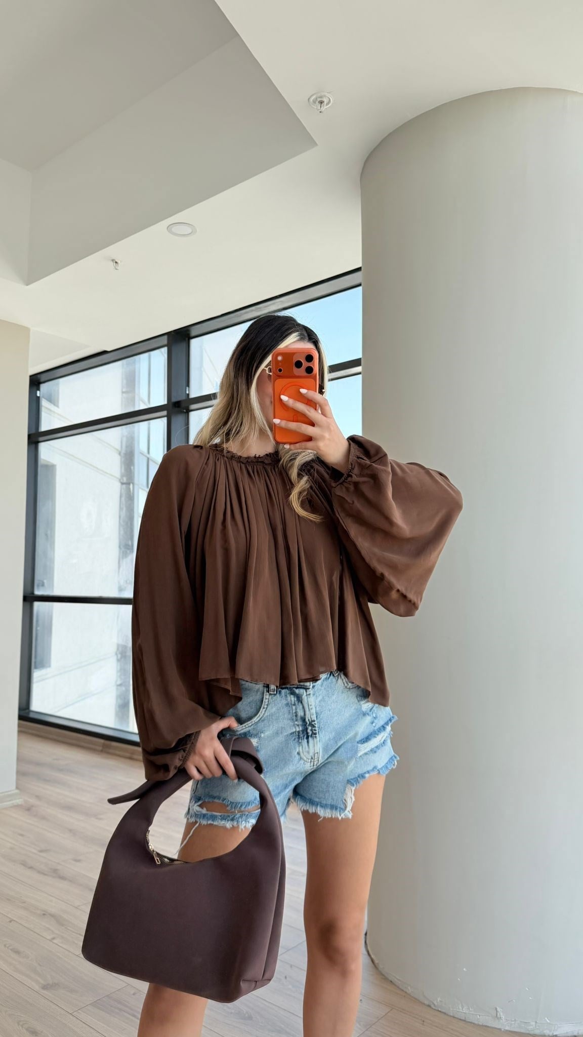 Jesy Kahverengi  Büzgü Yaka Şifon Buluz