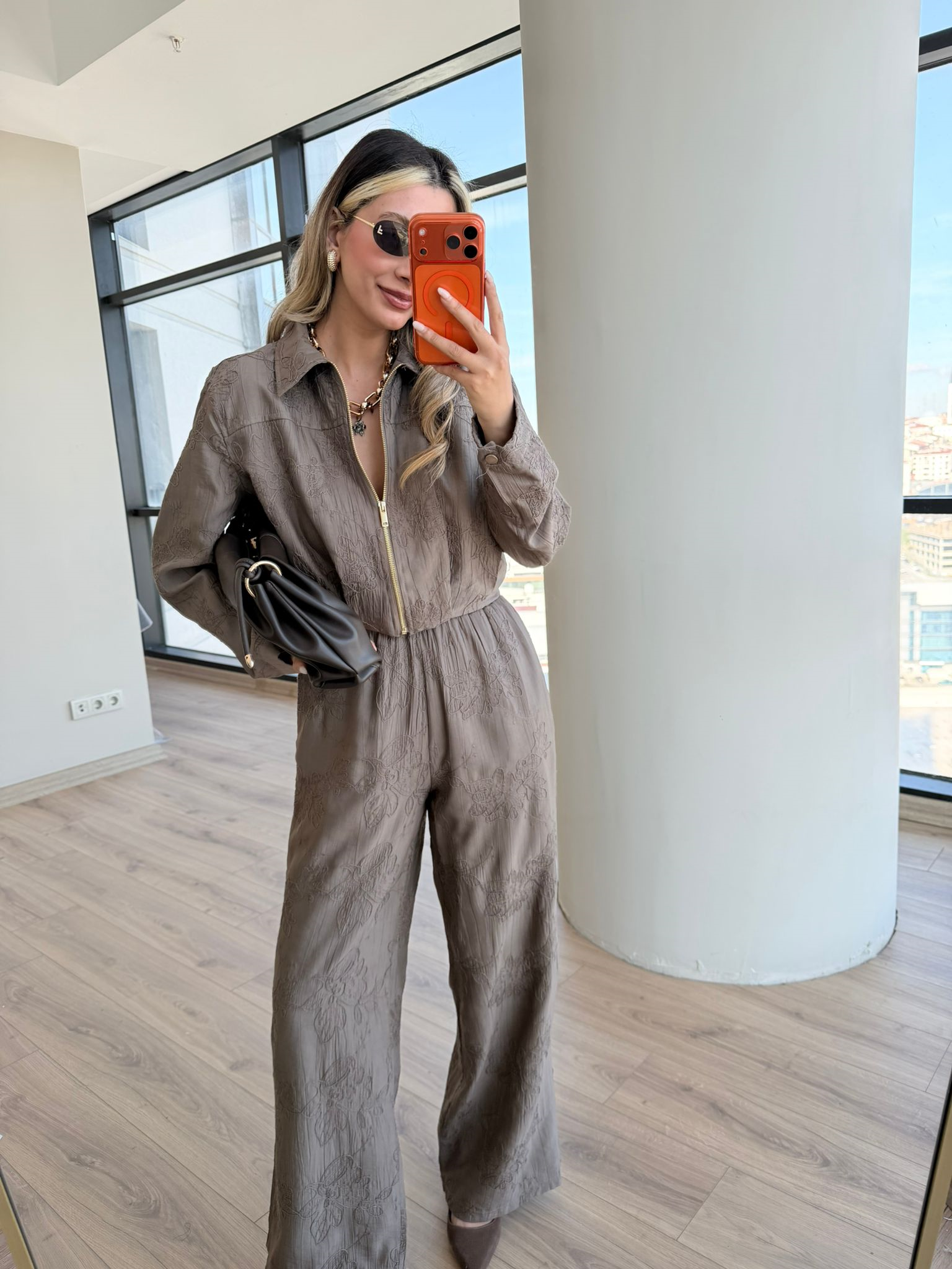 Gira Dokulu Fermuarlı Ceket Pantolon Takım Vizon