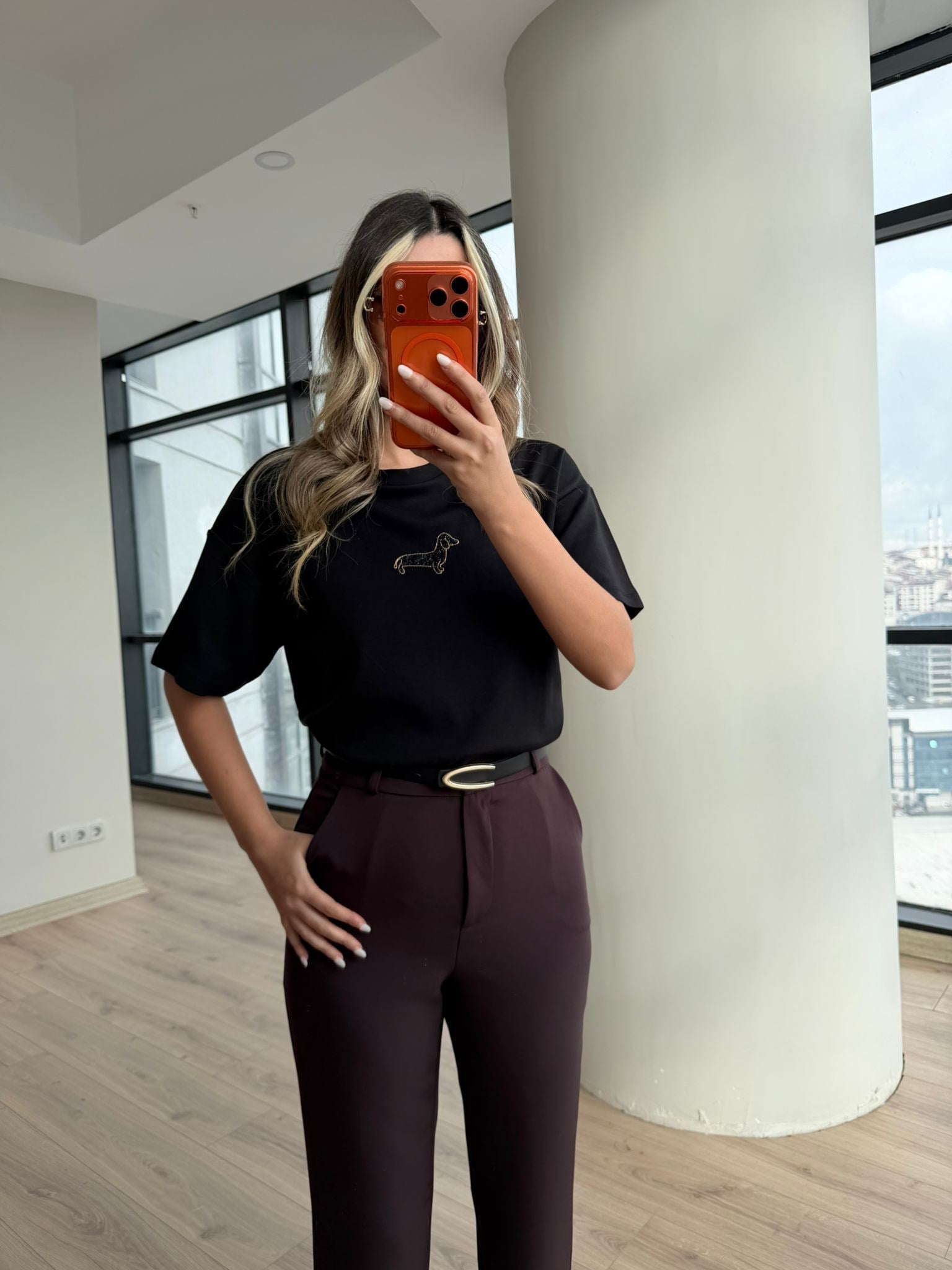 Club B Sosis Köpek Taşlı Siyah Bisiklet Yaka Tshrt