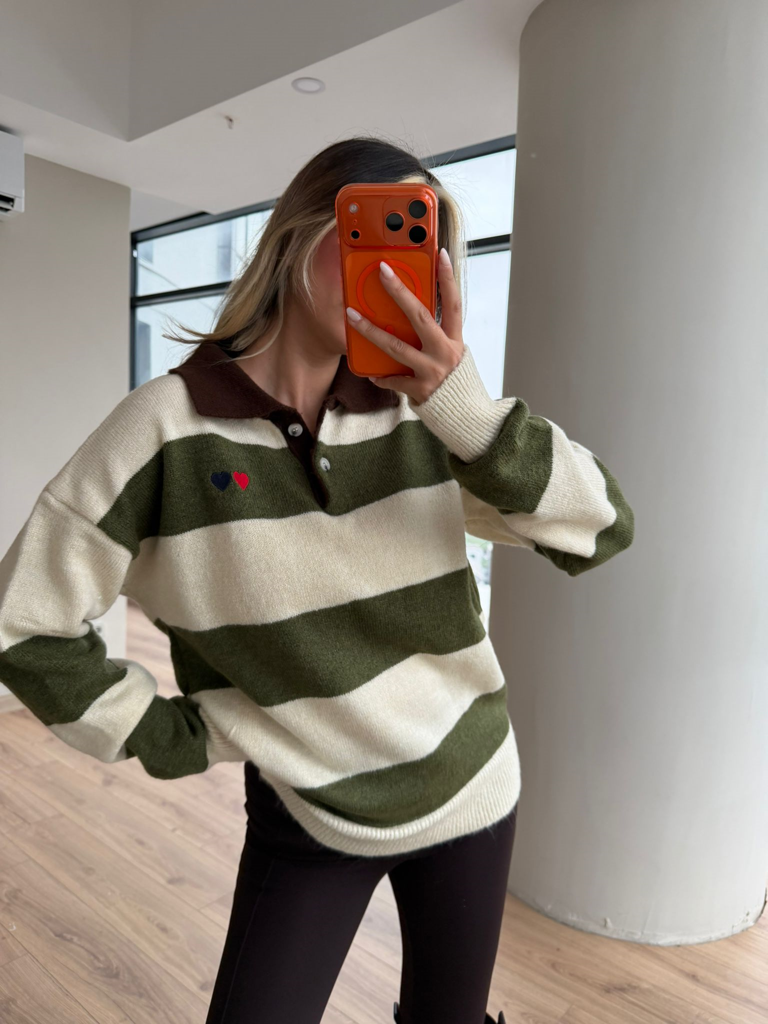 Kalp Nakışlı Kahve Yakalı Ekru Yeşil Kazak