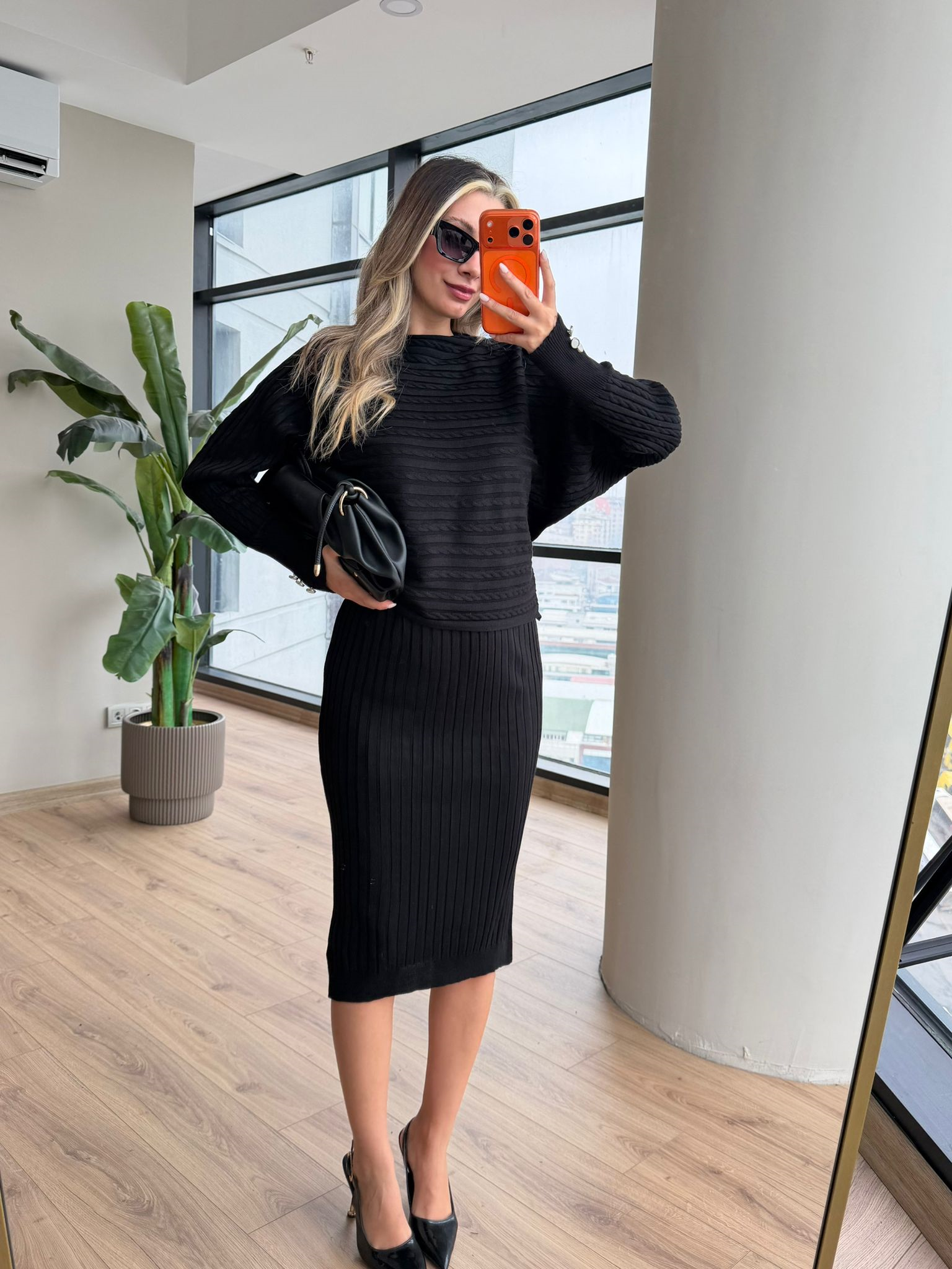 Kol İnci Düğmeli Selanik Örgü Kazaklı Elbise Siyah