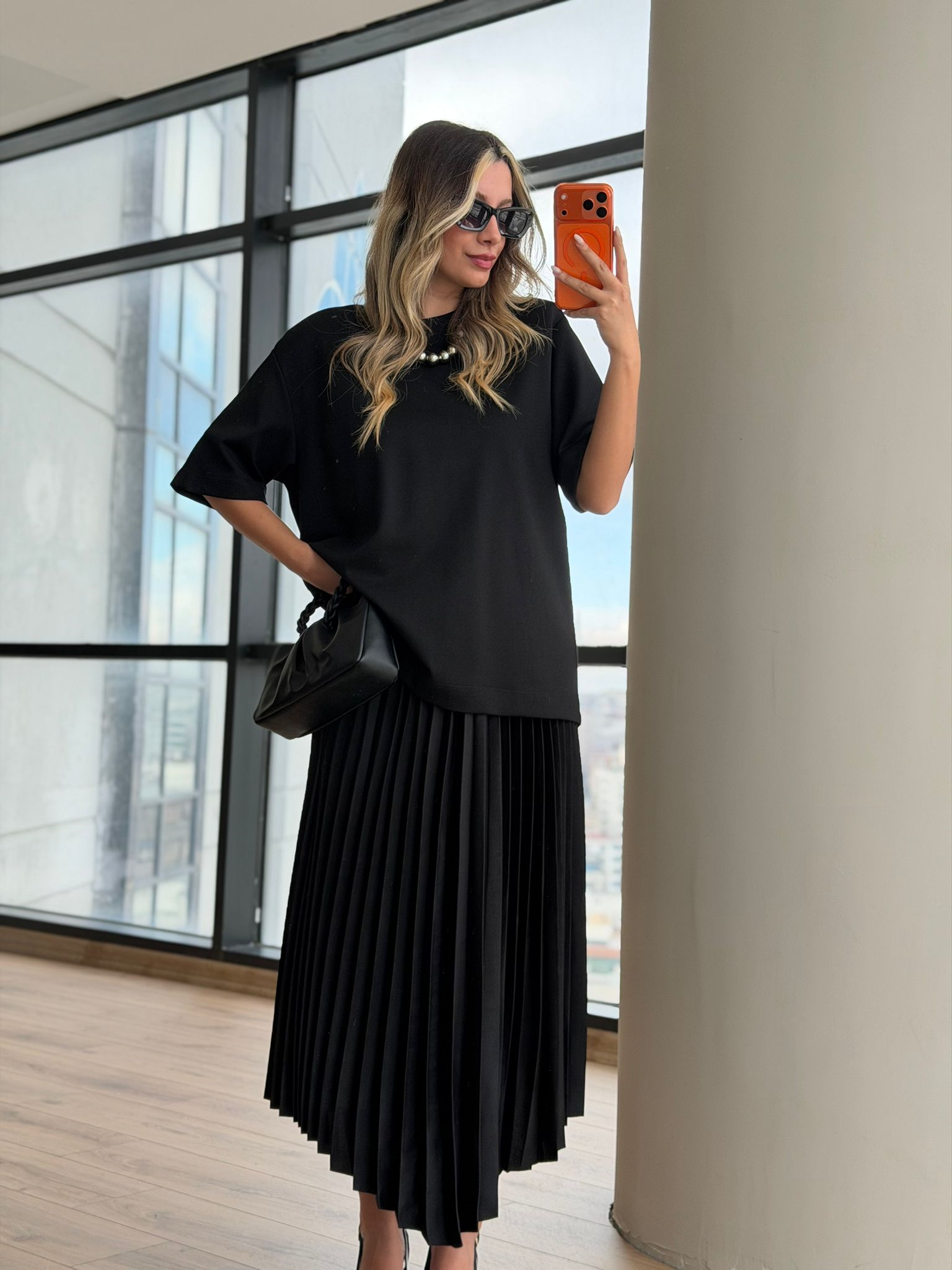 Siyah Ayarlanabilir Askılı Elbise Fermuarlı Tshirt 