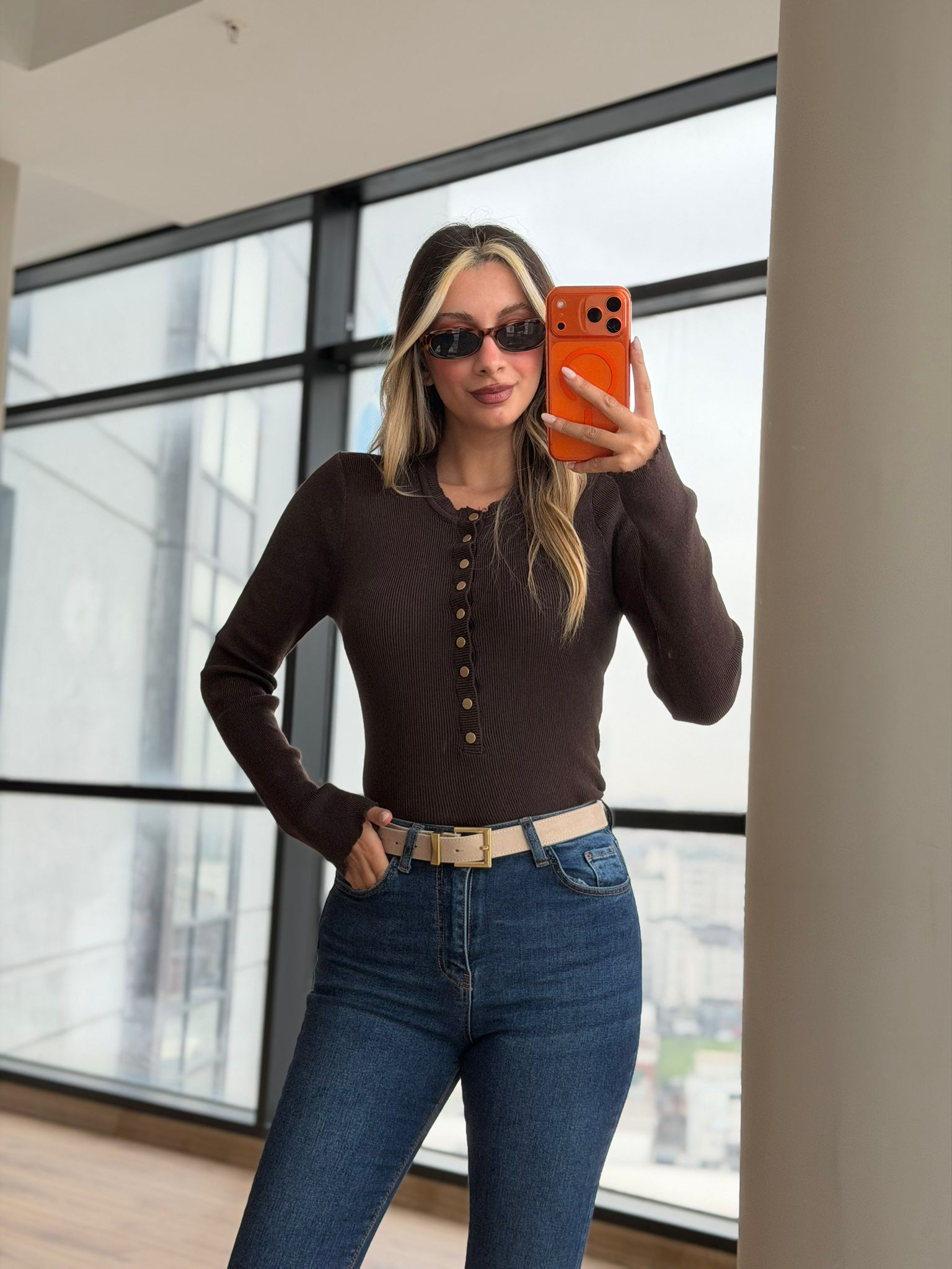 Sıfır Yaka Çıtçıt Düğmeli Kahverengi Kazak