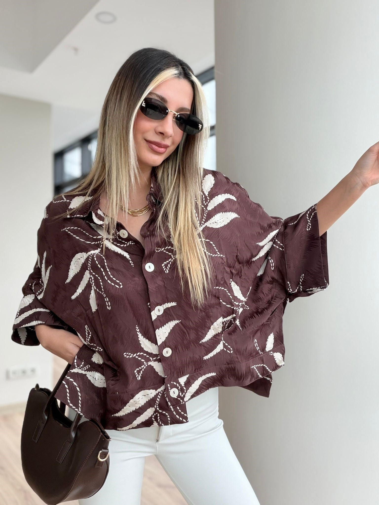 Yaprak Desenli Oversize Gömlek – Kahve Salaş Kadın Gömlek