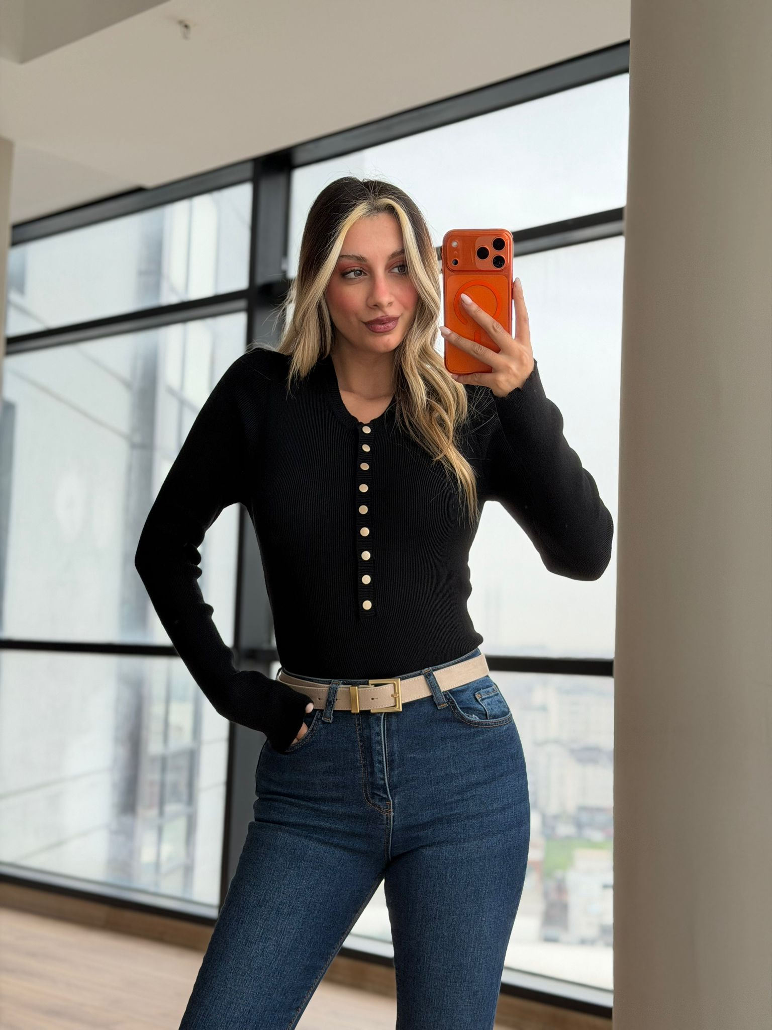 Sıfır Yaka Çıtçıt Düğmeli Siyah Kazak