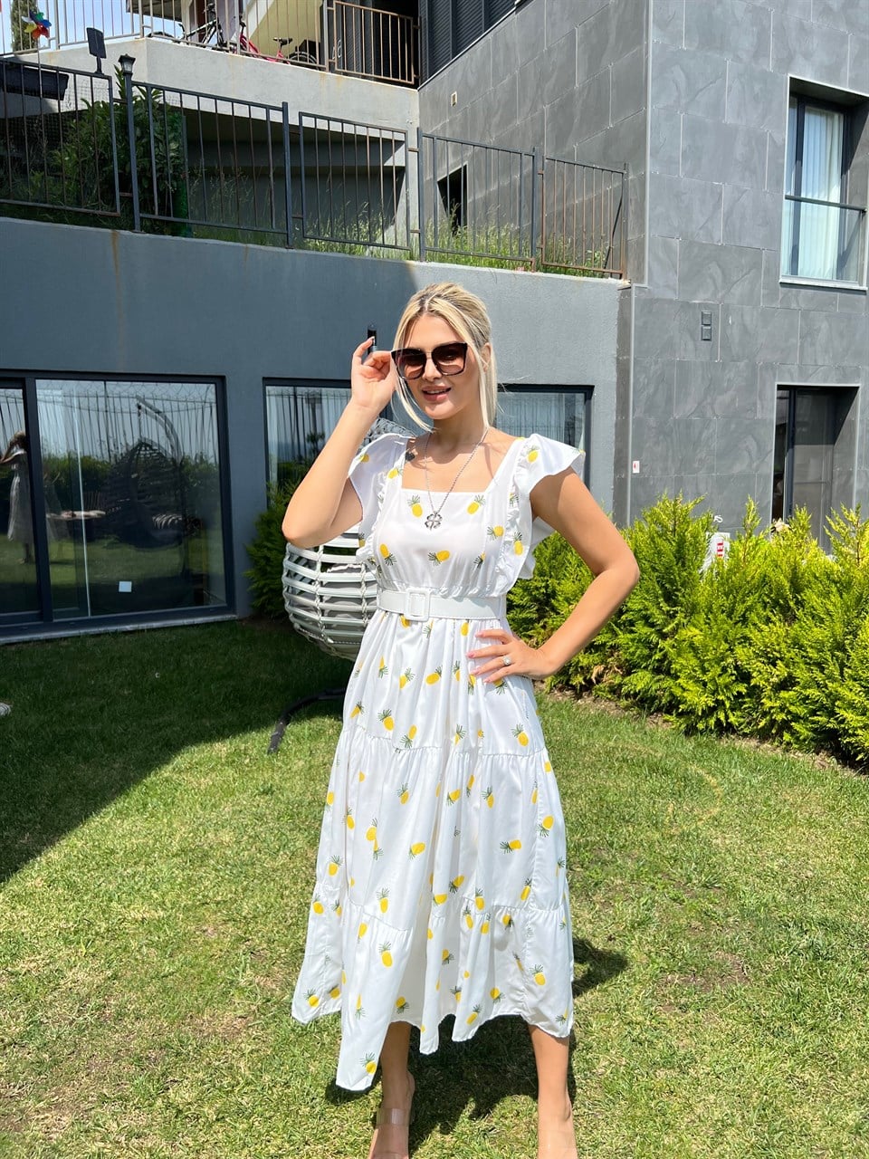 Ananas Nakışlı Beyaz Elbise