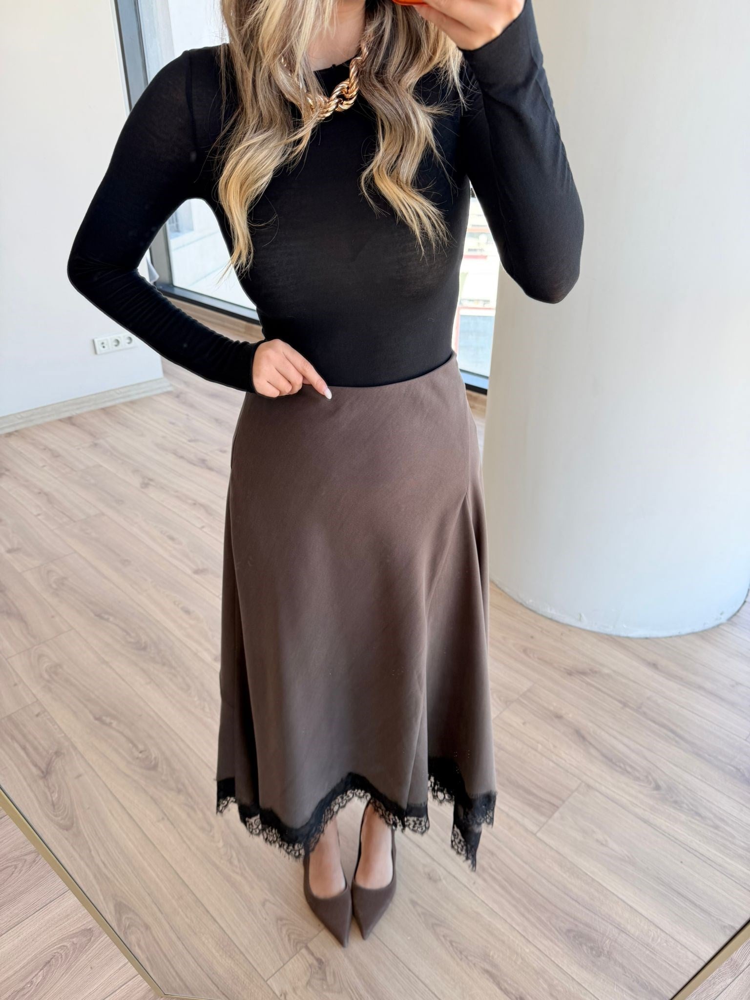 Dantel Detay Kahverengi Etek