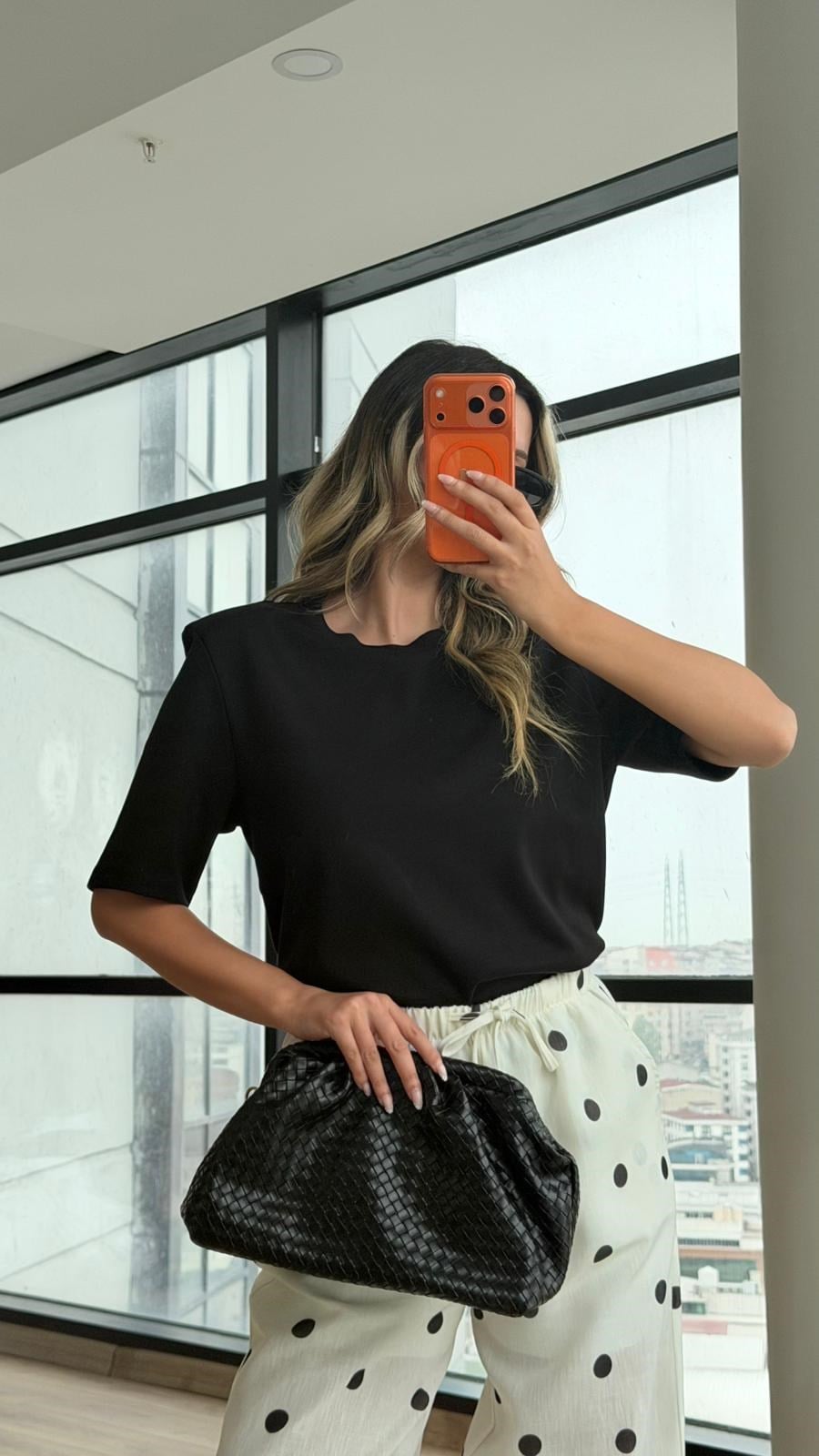 Vatkalı Siyah Tshrt