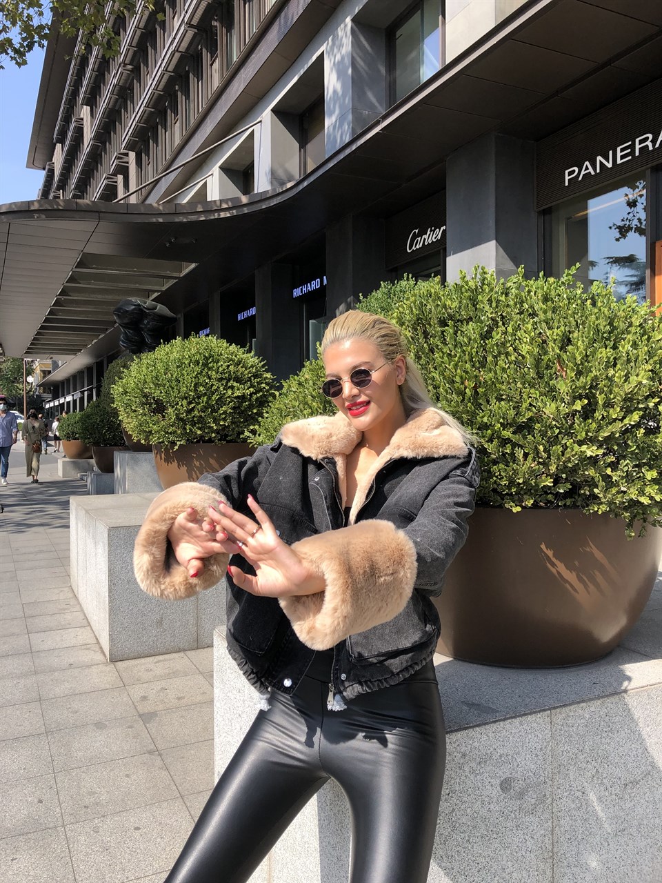 Camel Kürk Detay Siyah Ceket