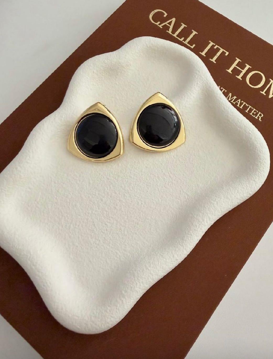 Piramit Siyah Lob Küpe Gold