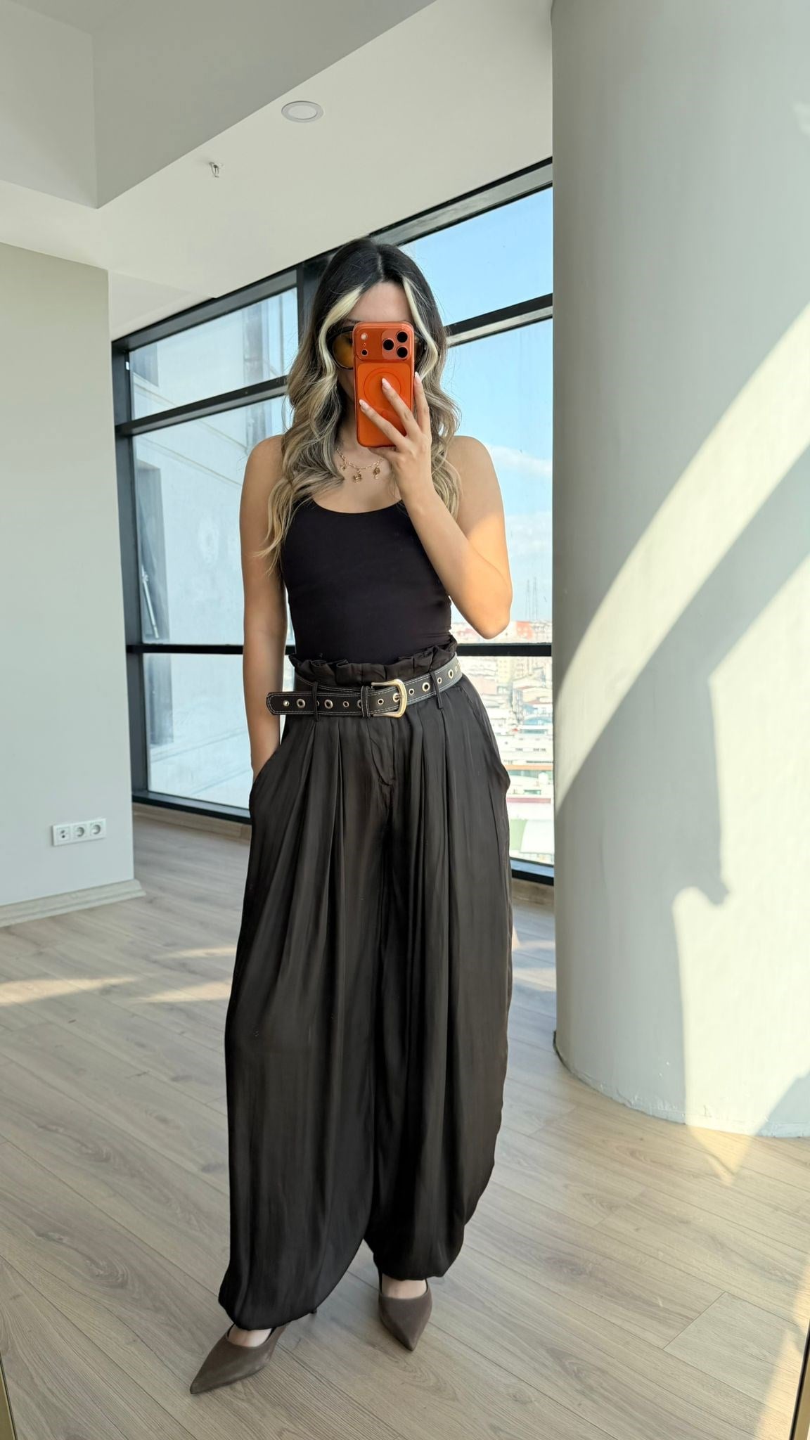 Kemerli Saten Karışımlı Şık Şalvar Pantolon Kahverengi