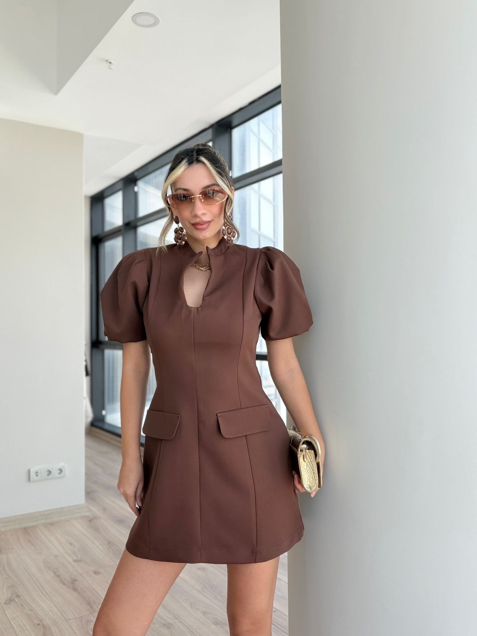 Kahverengi Balon Kol Mini Elbise