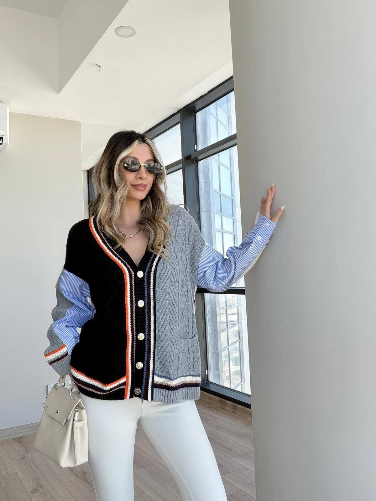 Patchwork Triko Hırka – Çok Renkli Düğmeli Kadın Hırka