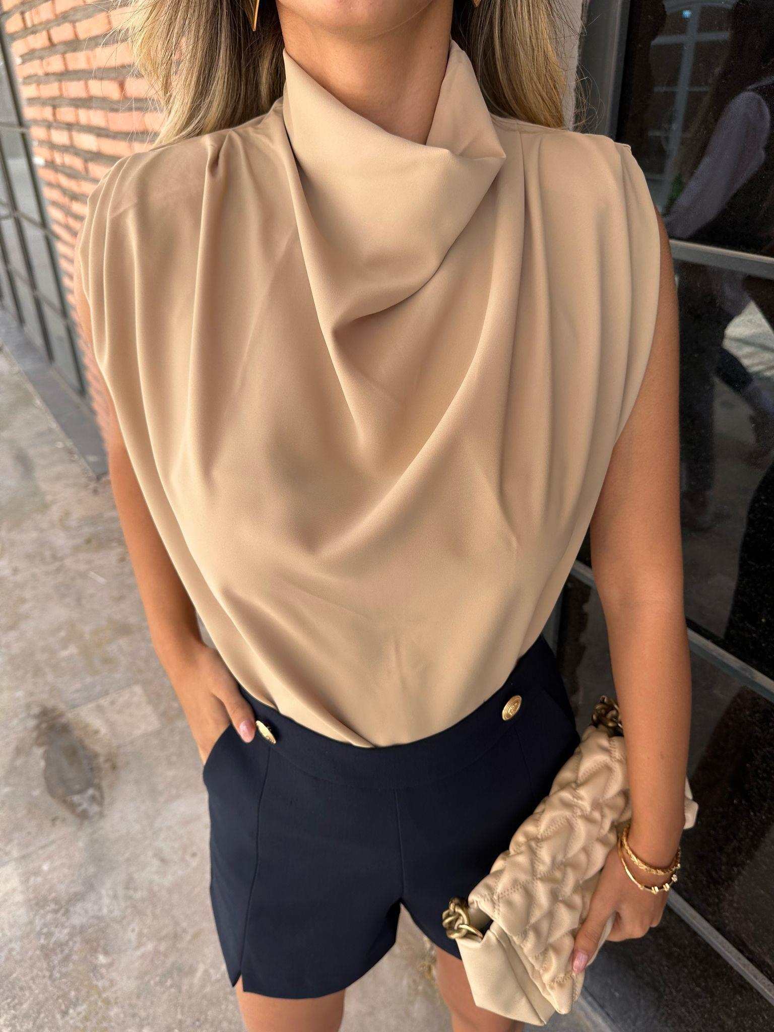 Dik Yaka Vatkalı Bluz Krem 230253