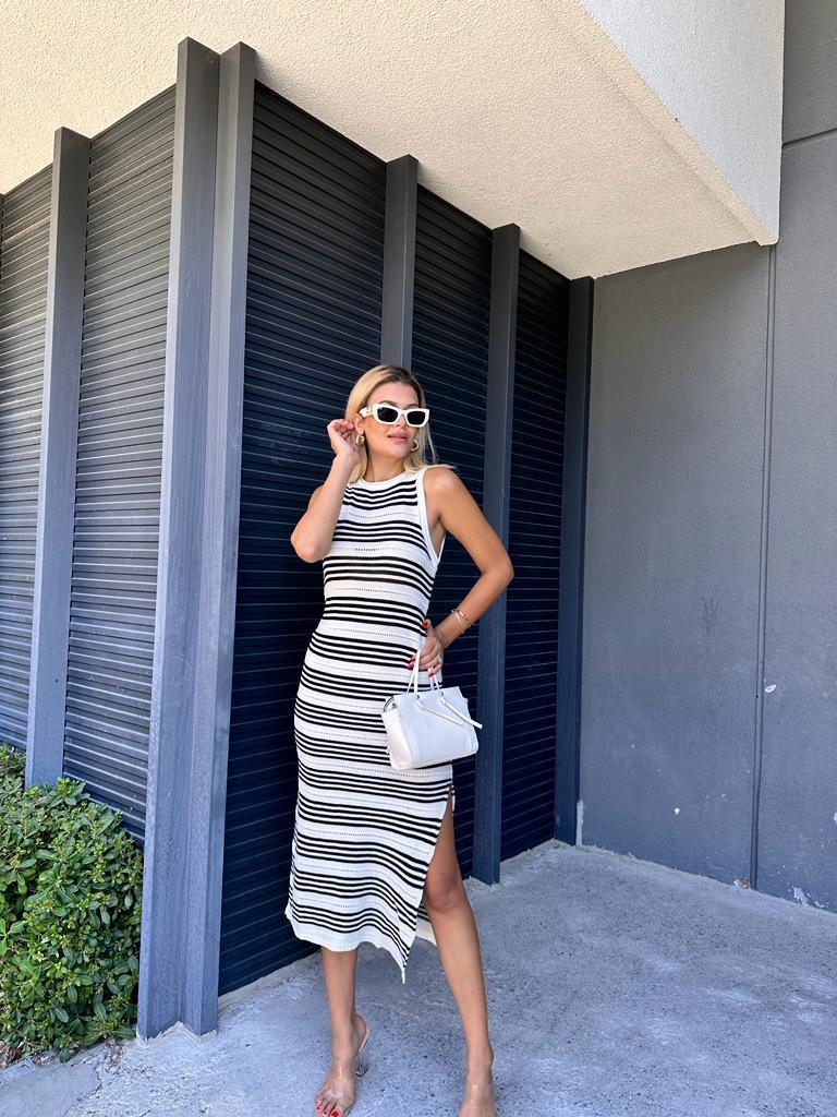 Dokulu Çizgili Kolsuz Triko Elbise 1707351