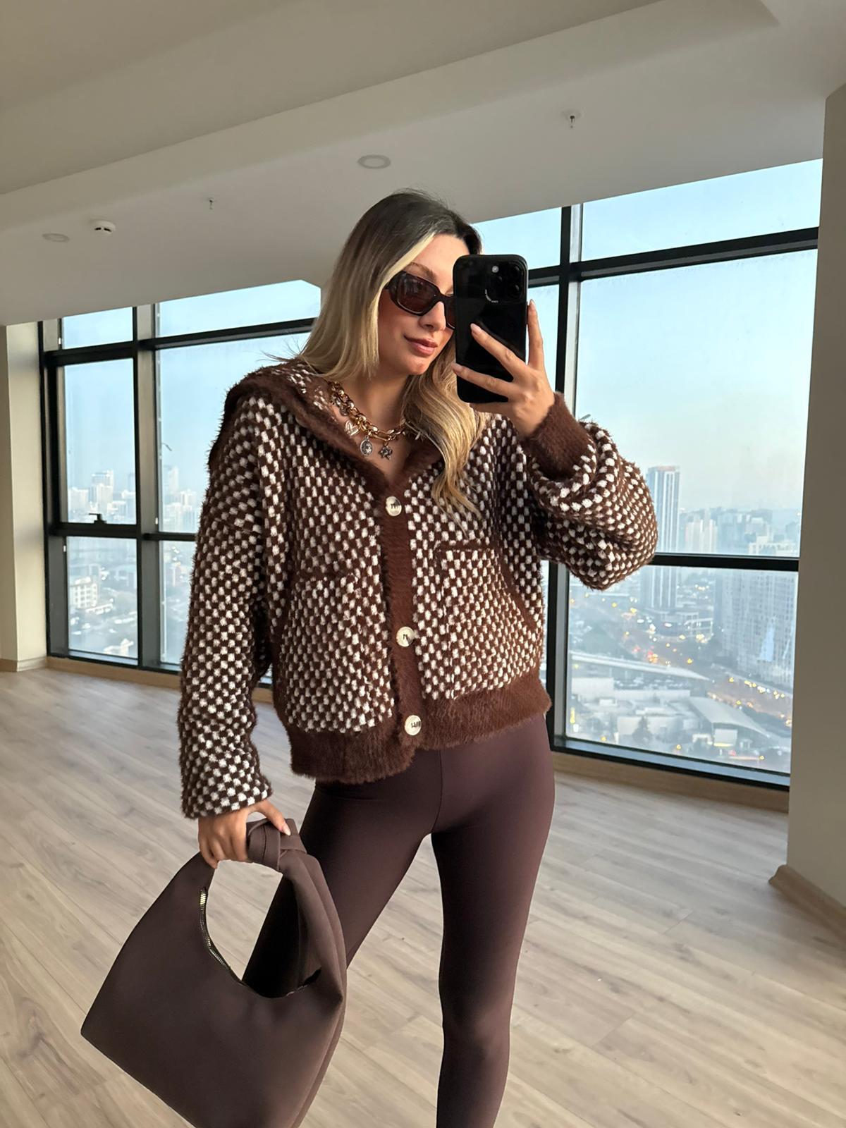 Kahverengi Checkerboard Cepli Hırka