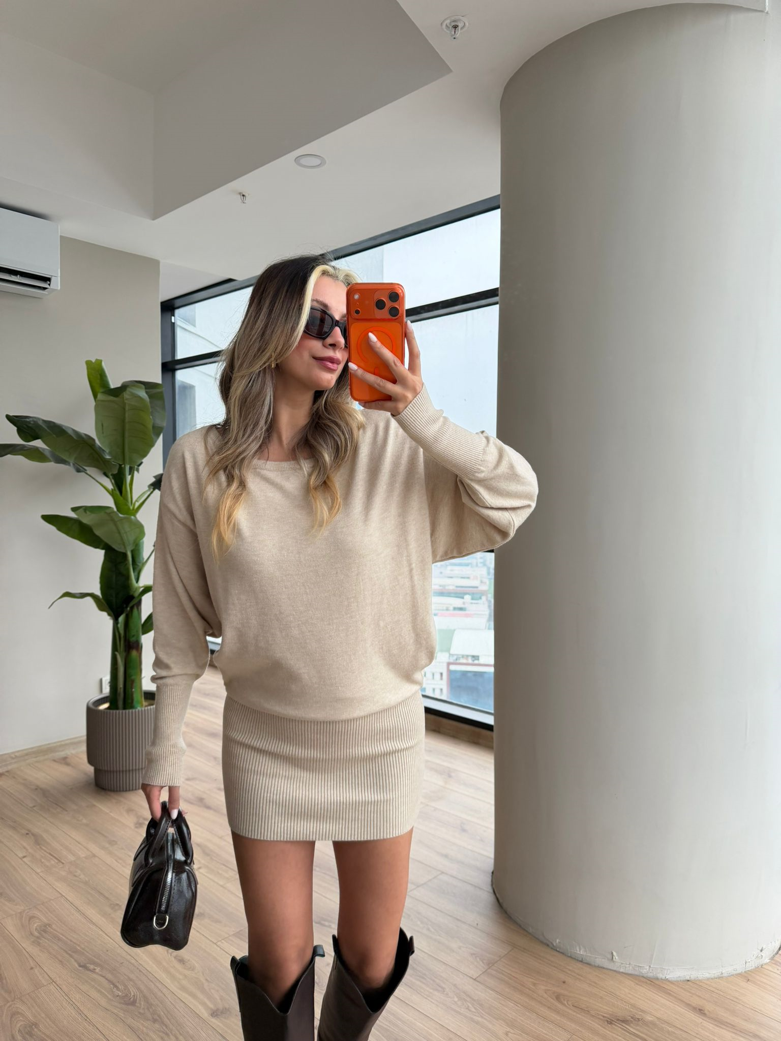 Düşük Yaka Mini Triko Ekru