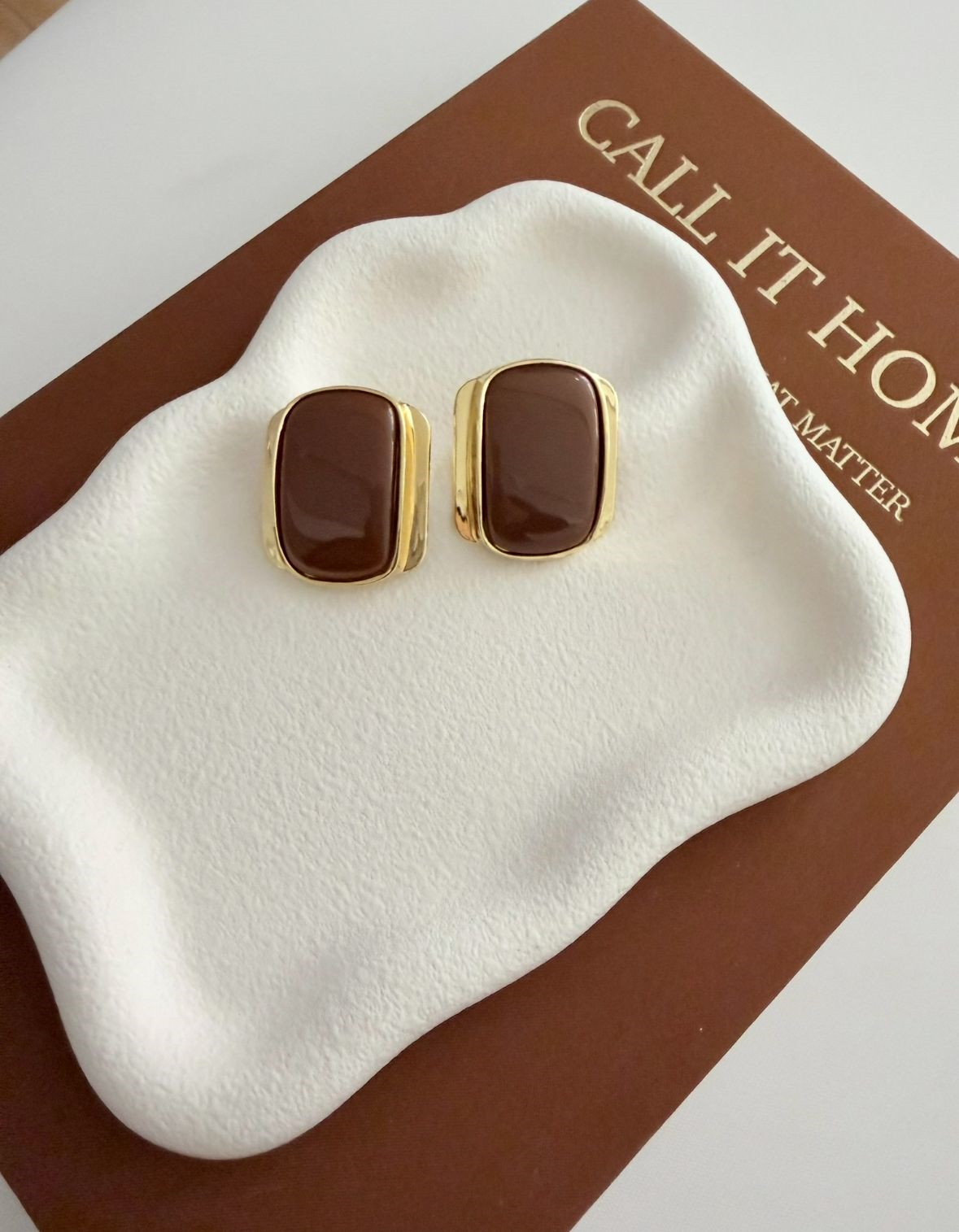 Kahverengi Lass Küpe 