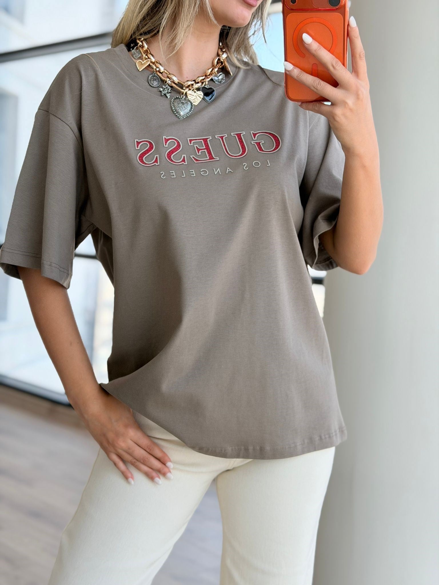 Kırmızı Marka Yazılı Kısa Kollu Vizon Tshrt