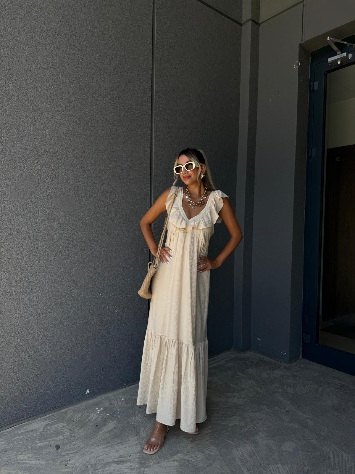 Sırt Gipeli Uzun Boy Omuz Fırfırlı Astarlı Elbise Taş