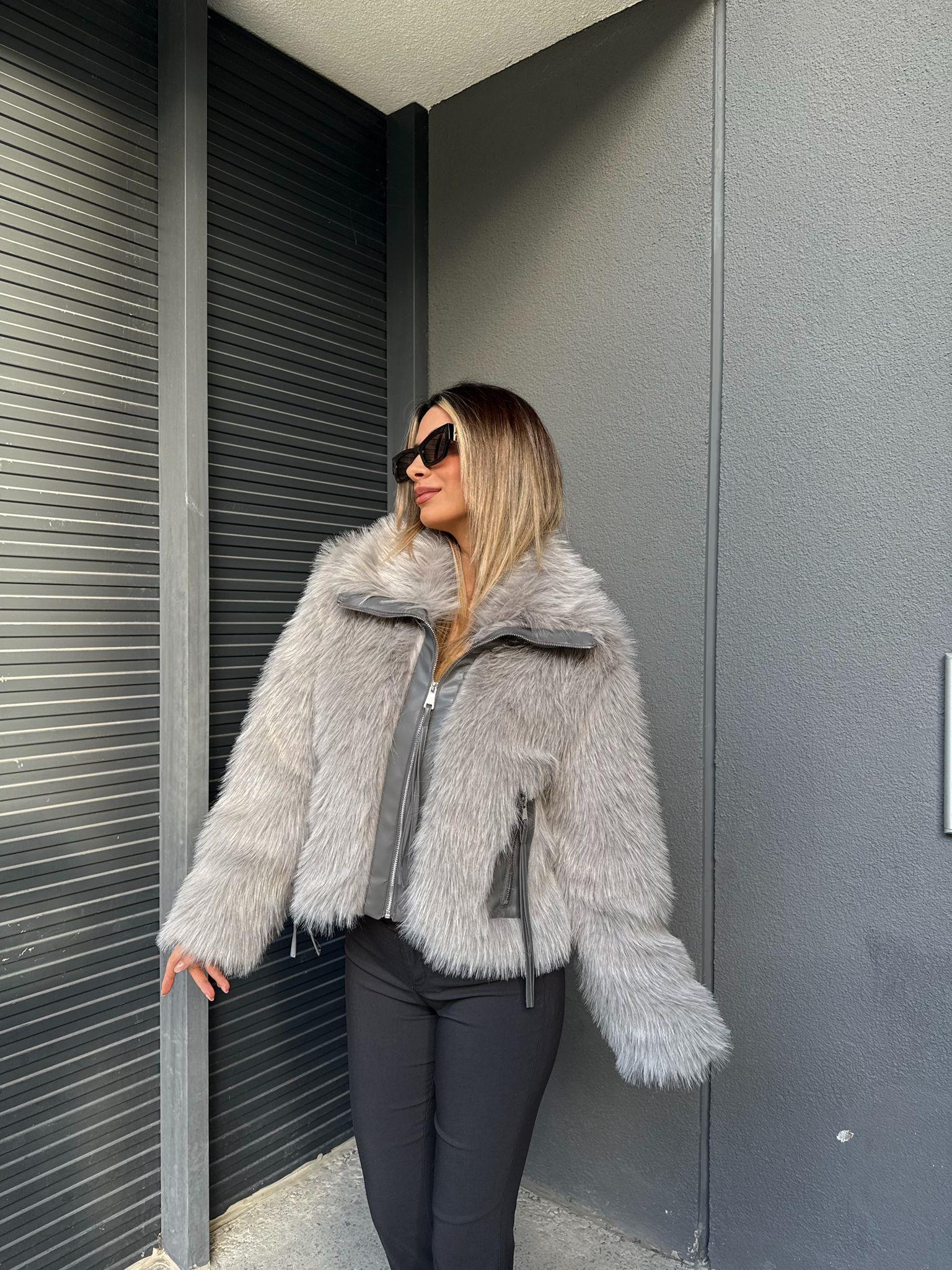 Nora Kürklü Biker Mont Gri