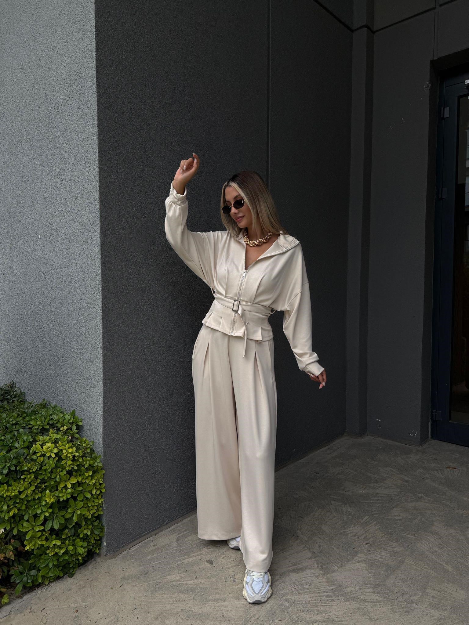 Dorika Oysh Model Kemerli Krem Spor Takım
