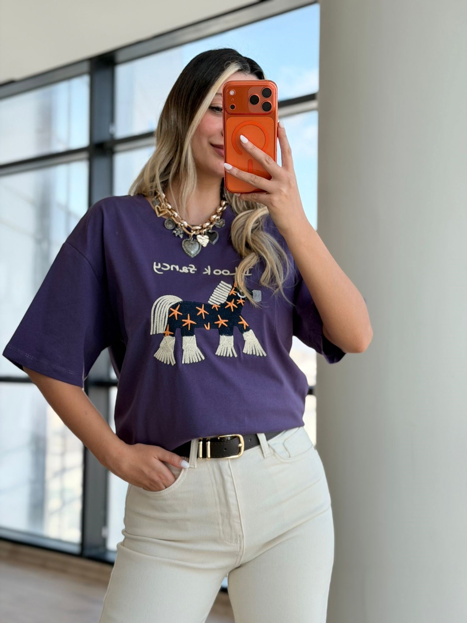 Nakışlı Mor Püsküllü At Tshrt