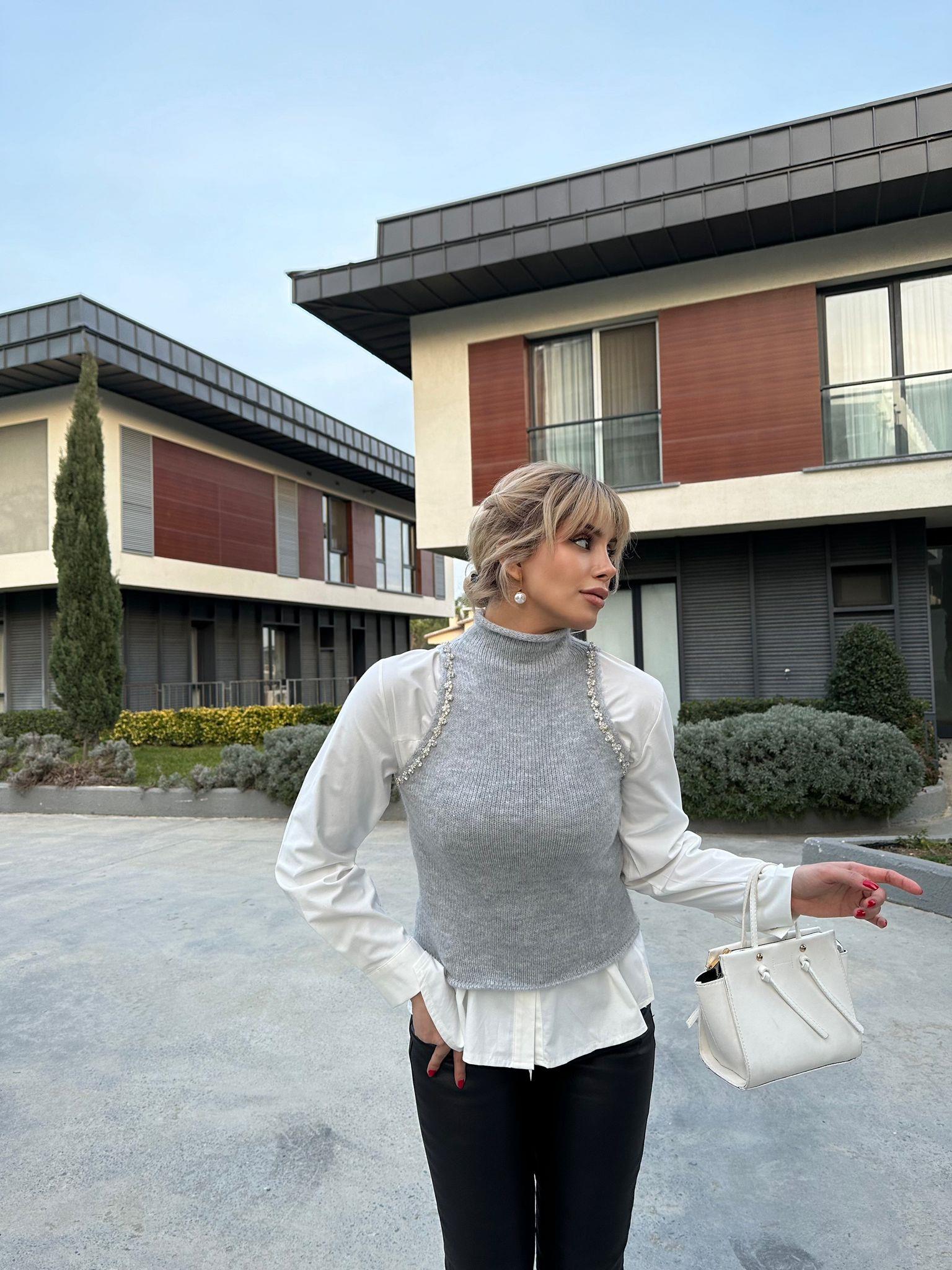 Gri Sıfır Kol Taşlı Triko  17074552