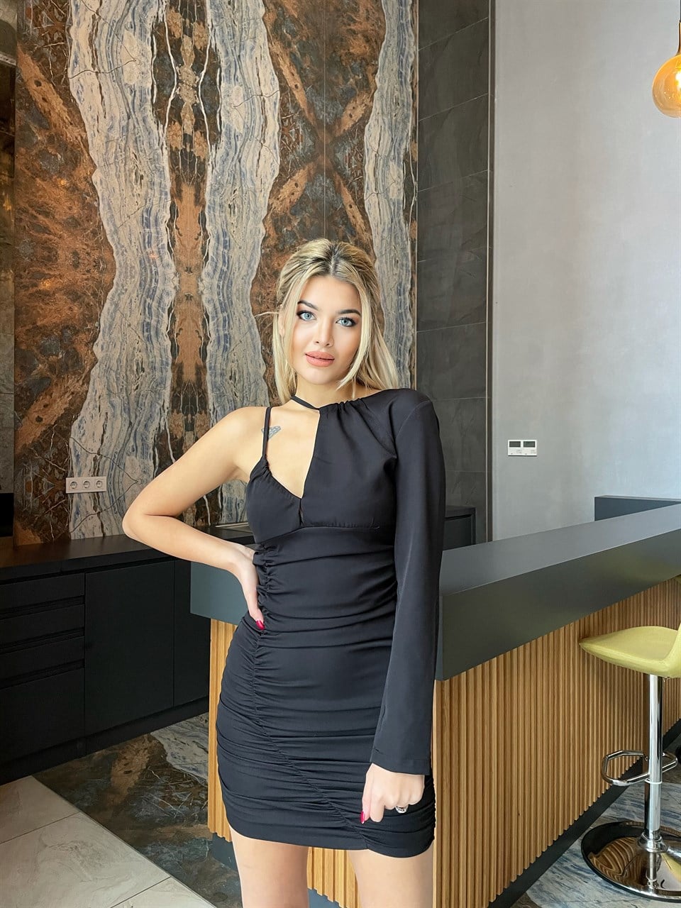 İp Askılı Asimetrik Yakalı Ripe Elbise
