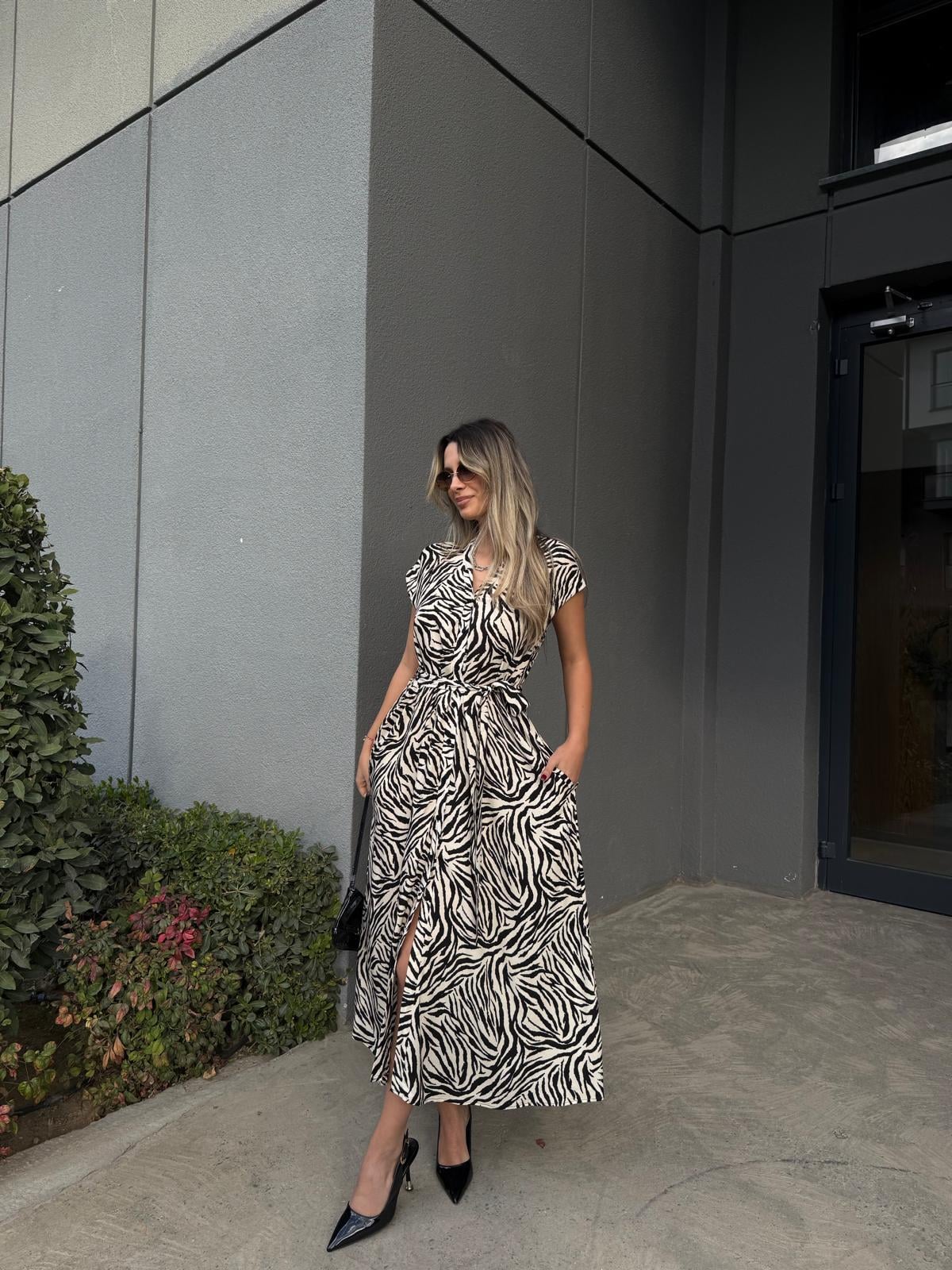 İthal Viskon Boydan Düğmeli Zebra Desen Elbiseyelb2205swmn