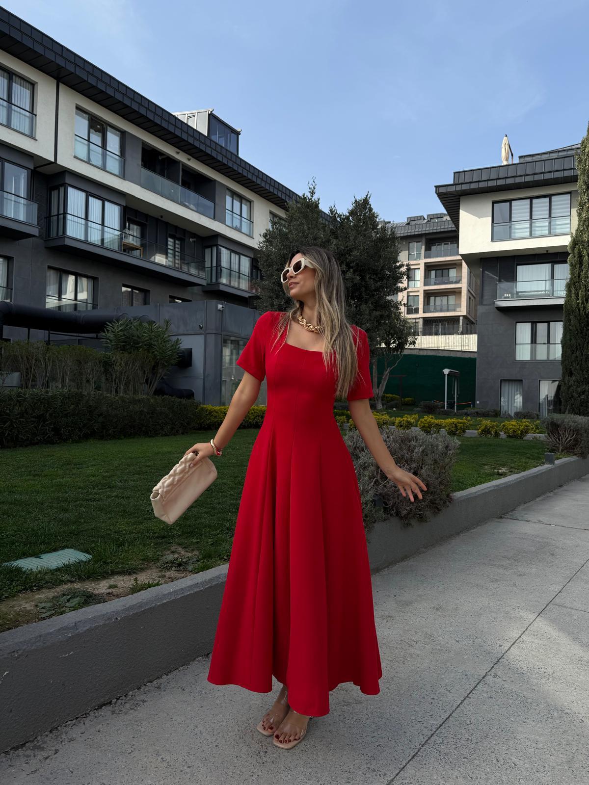 Kare Yaka Kloş Madam Crep Elbise Kırmızıyelb3008ny