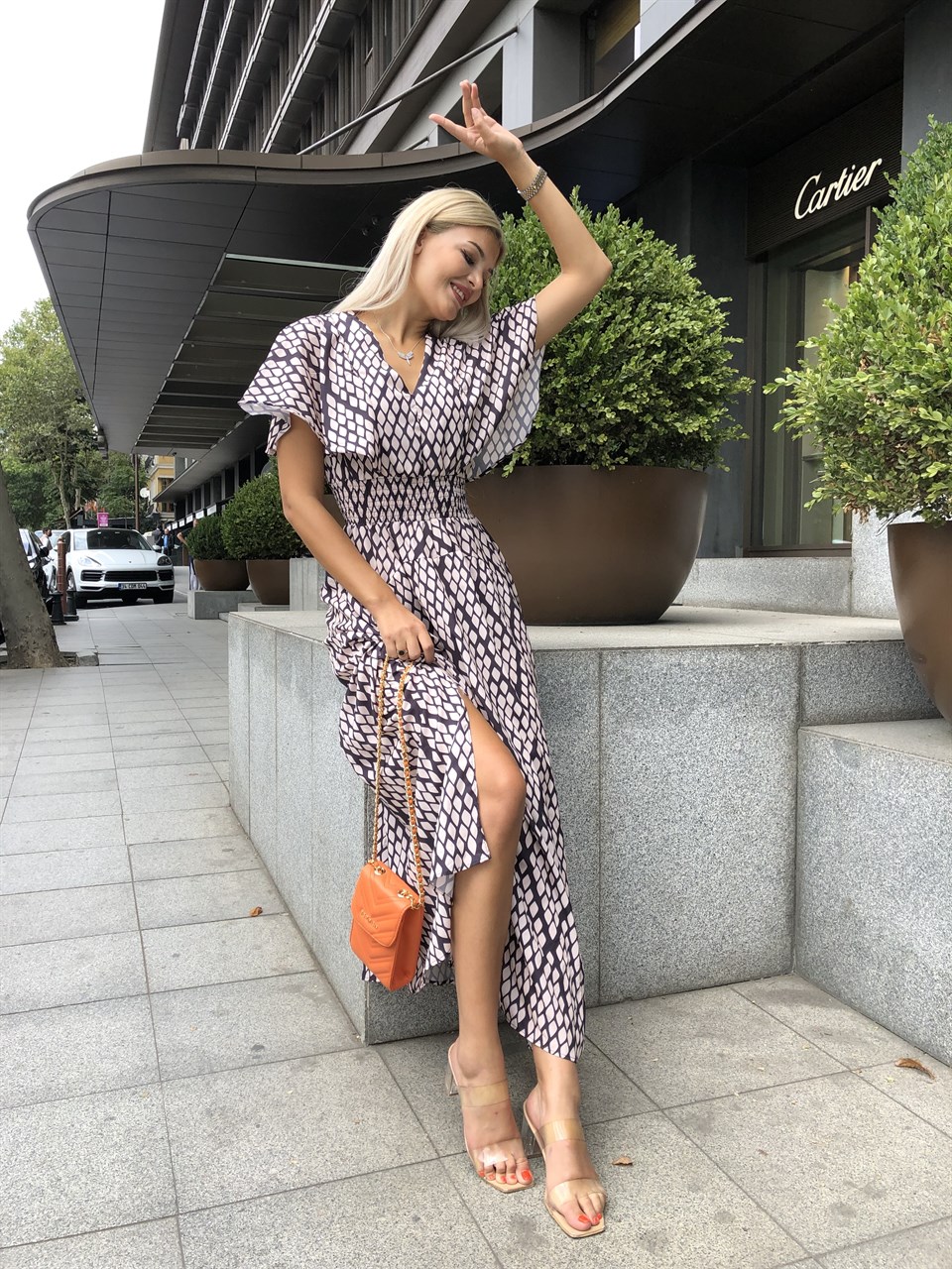 Kolları Volanlı Beli Lastikli Retro Elbise