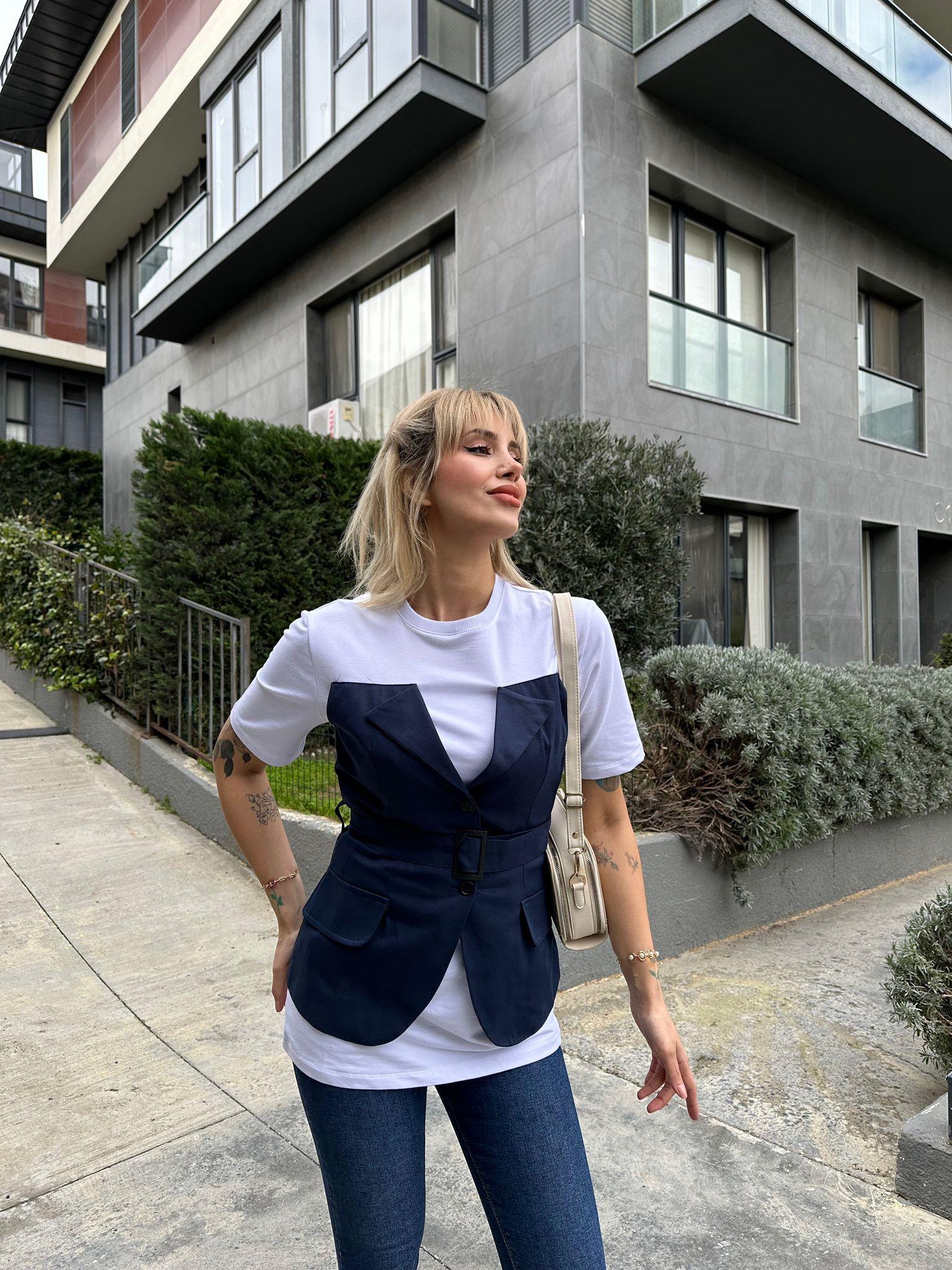 Lacivert-Beyaz Kemer Detaylı Gabardin Tasarım Bluz 1707489