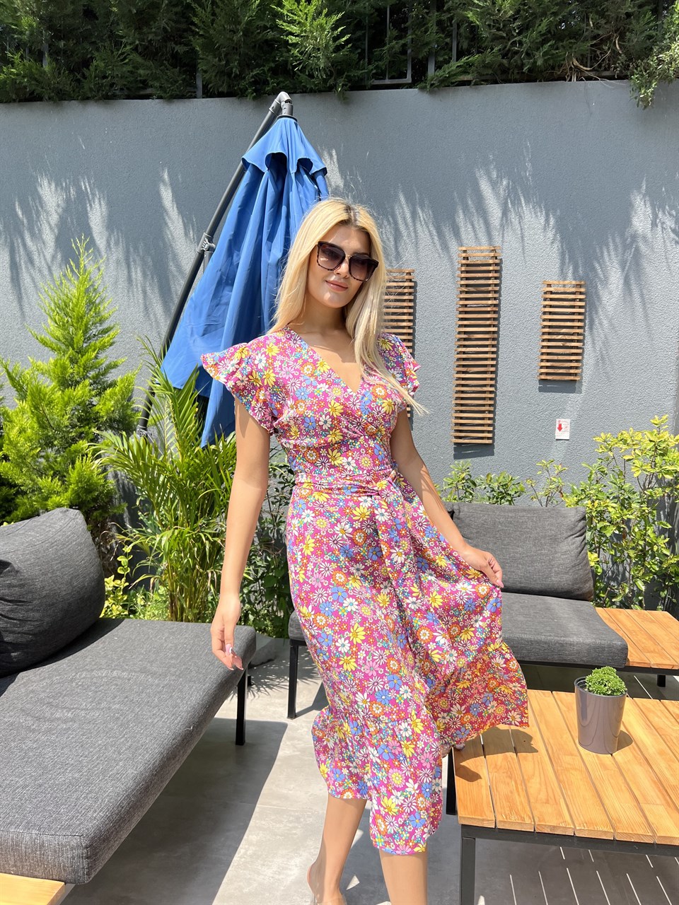 Lenna Pembe Minik Çiçekli Viskon Elbise