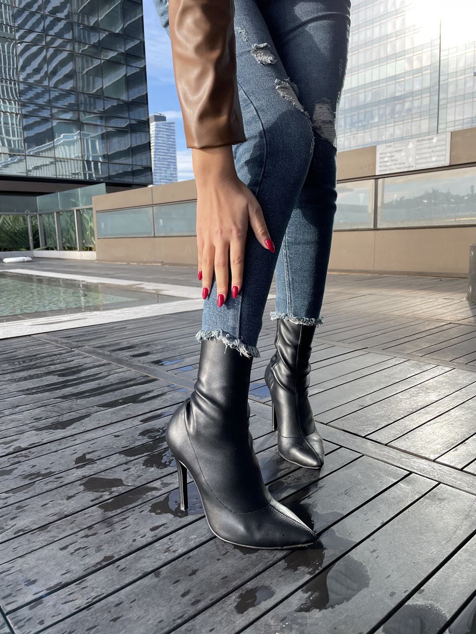 Likralı Kesik Model Jean