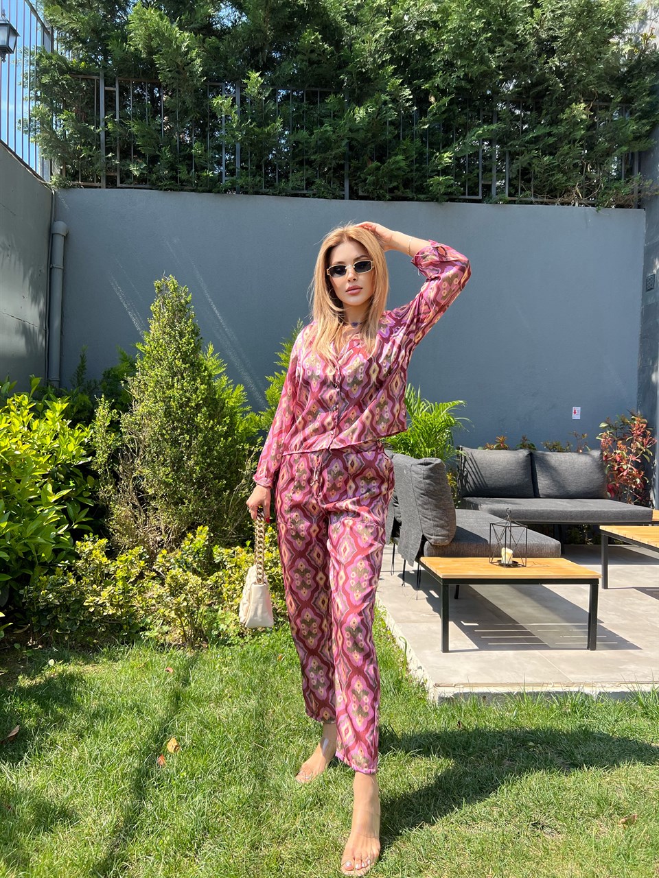 Lilly Gömlekli Takım