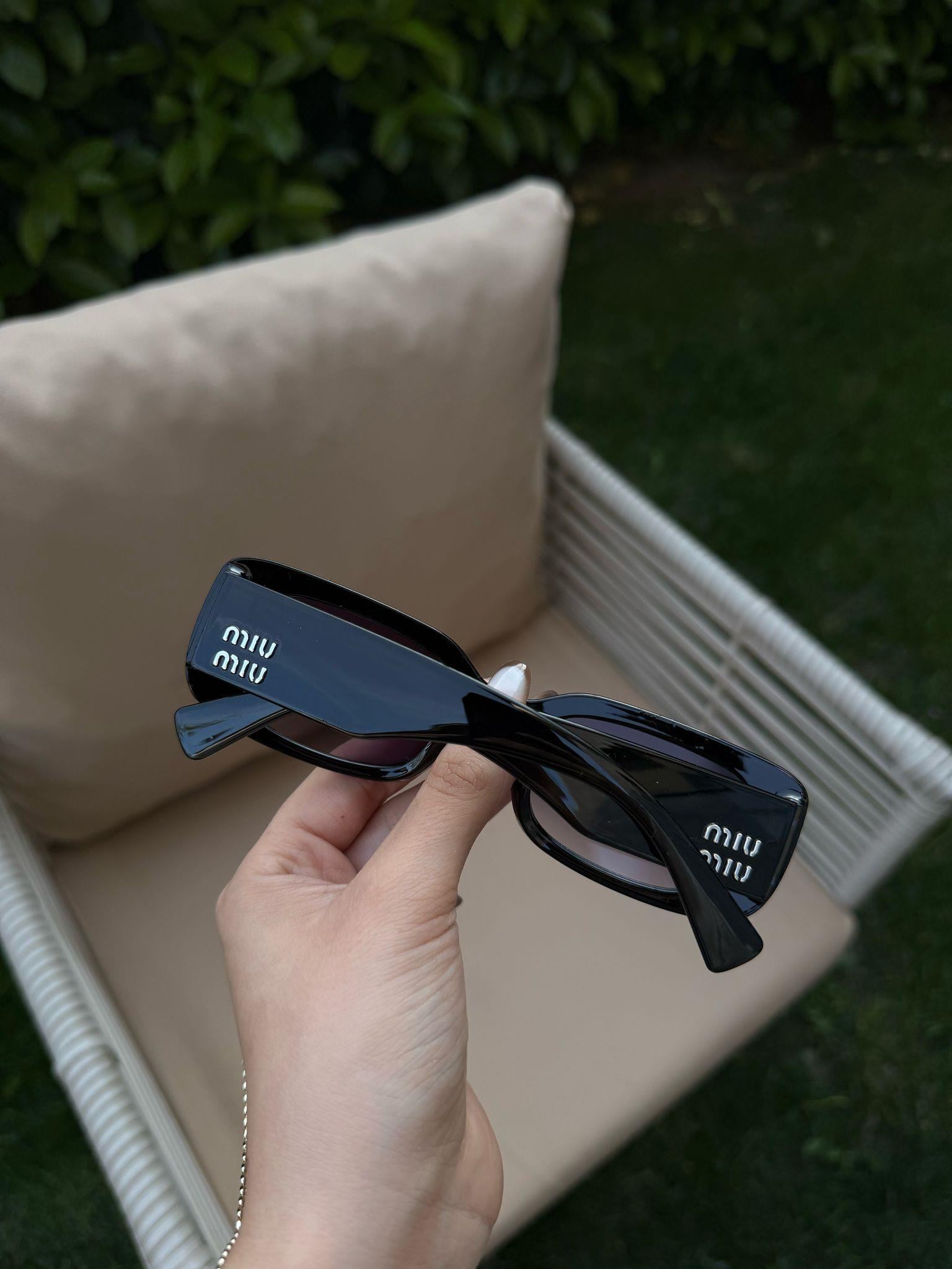 M-u Minik Marka Amblem Yazılı Siyah GözlükMU003