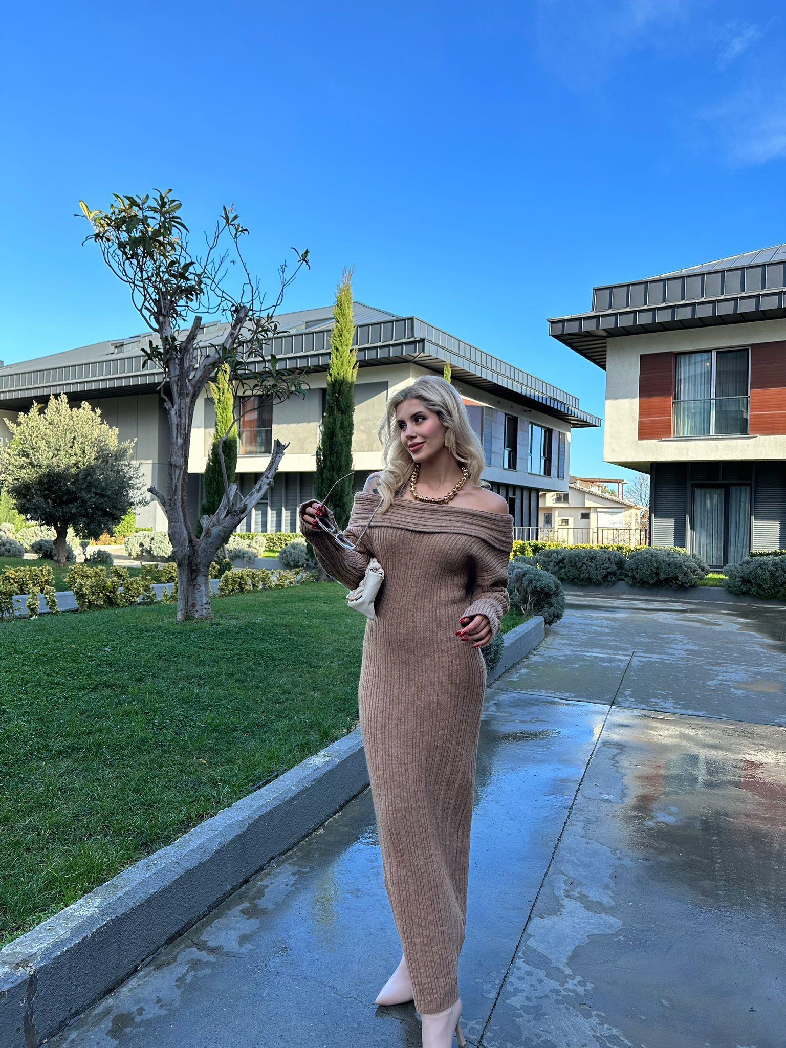 Madonna Yaka Camel Triko Uzun Elbise 1707571