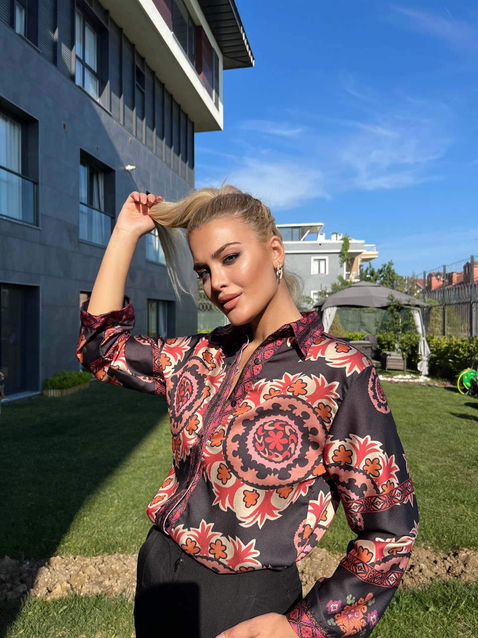 Marka Model Desenli Saten Gömlek Siyah