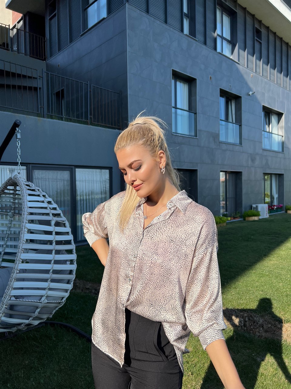 Minik Benekli Saten Gömlek