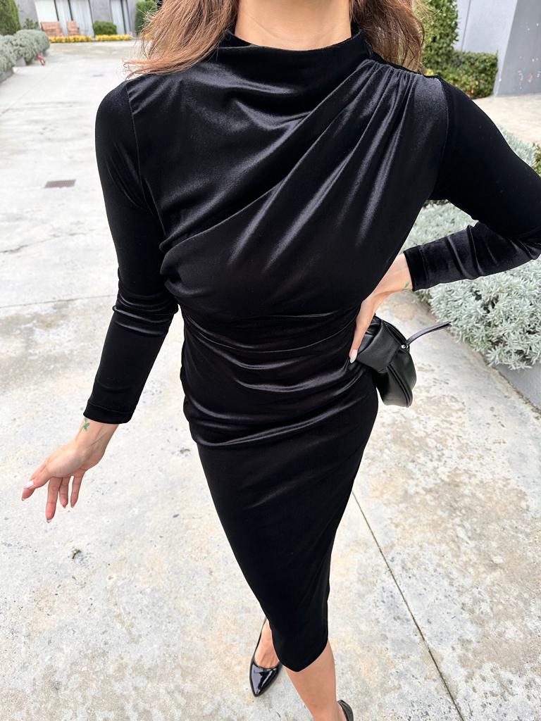 Pilili Yaka Siyah Kadife Elbise