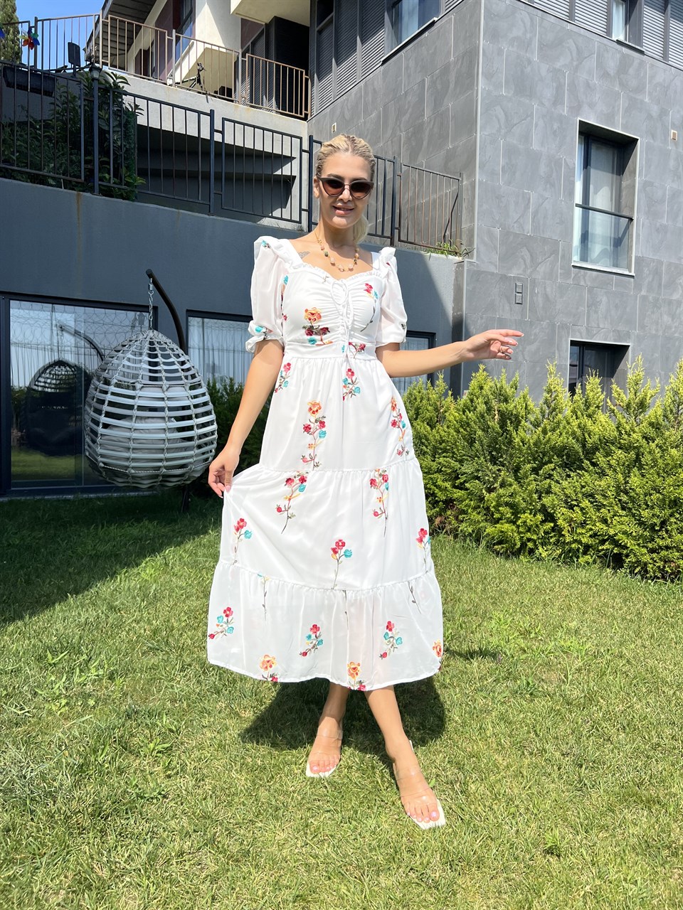 Vanessa Çiçekli Beyaz Elbise