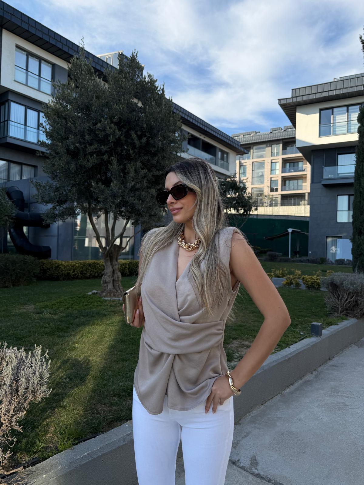 Vatkalı Sıfır Kol Tensel Bluz Vizon blz2212swmn