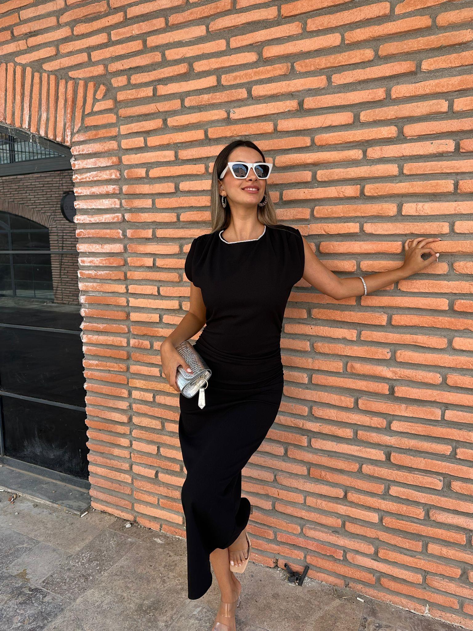 Yakası Sıralı Taşlı Crep Elbise Siyah 070621225