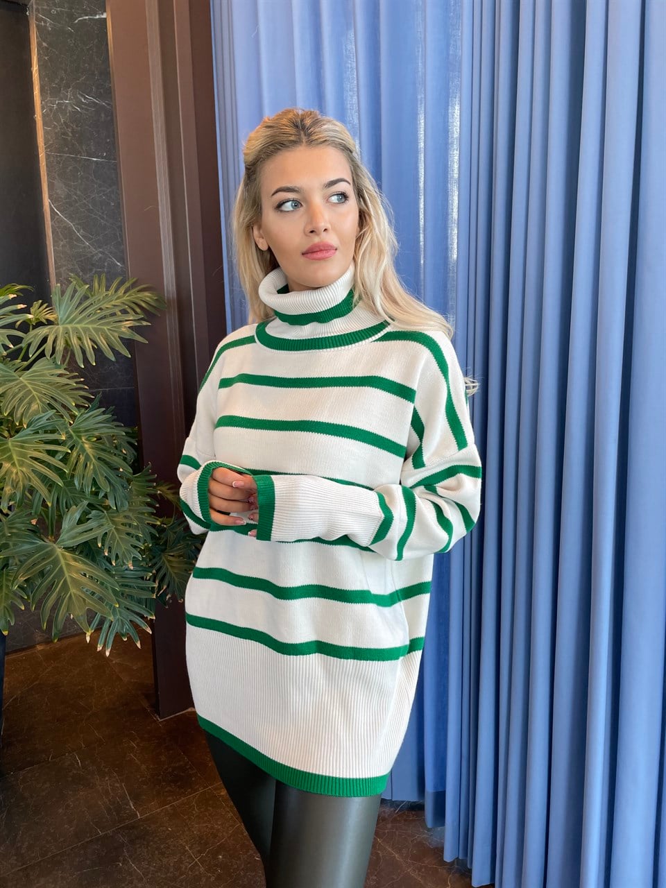 Yeşil Çizgili Oversize Boğazlı Triko