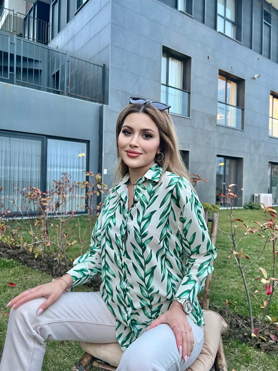 Yeşil Yaprak Desenli Pamuklu Saten Gömlek