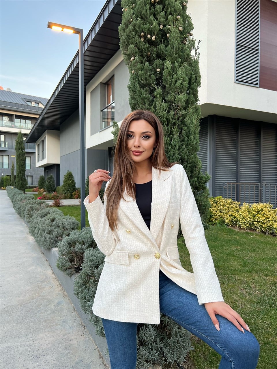 Zincir Dokuma Gold Düğmeli Blazer Ceket Beyaz 