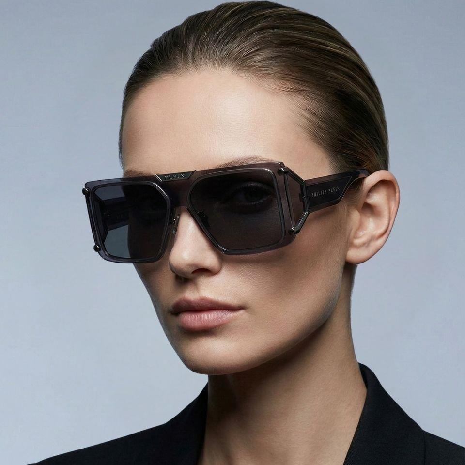 Philipp Plein Revolution SPP096 0I86 99 Kadın Güneş Gözlüğü – Siyah Metal Çerçeve & Füme Mat Cam