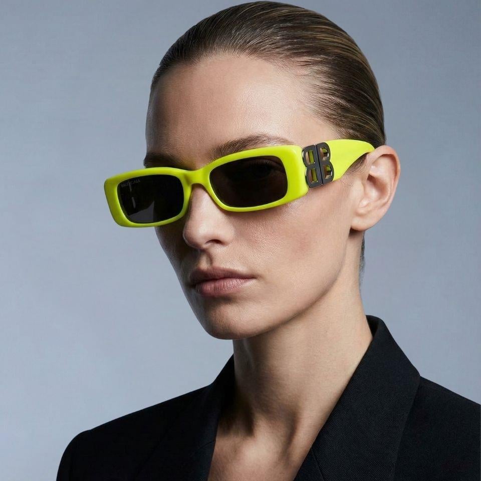 Balenciaga BB0096S 008 Yeşil Füme Dikdörtgen Kadın Güneş Gözlüğü 51-18